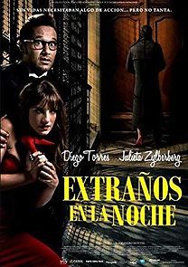 Extraños en la noche (2012)