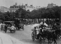Paris, Champs-Elysées (voitures) (1896)