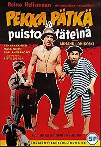 Pekka ja Pätkä puistotäteinä (1955)
