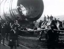 Transport d'une tourelle par un attelage de 60 chevaux (1897)